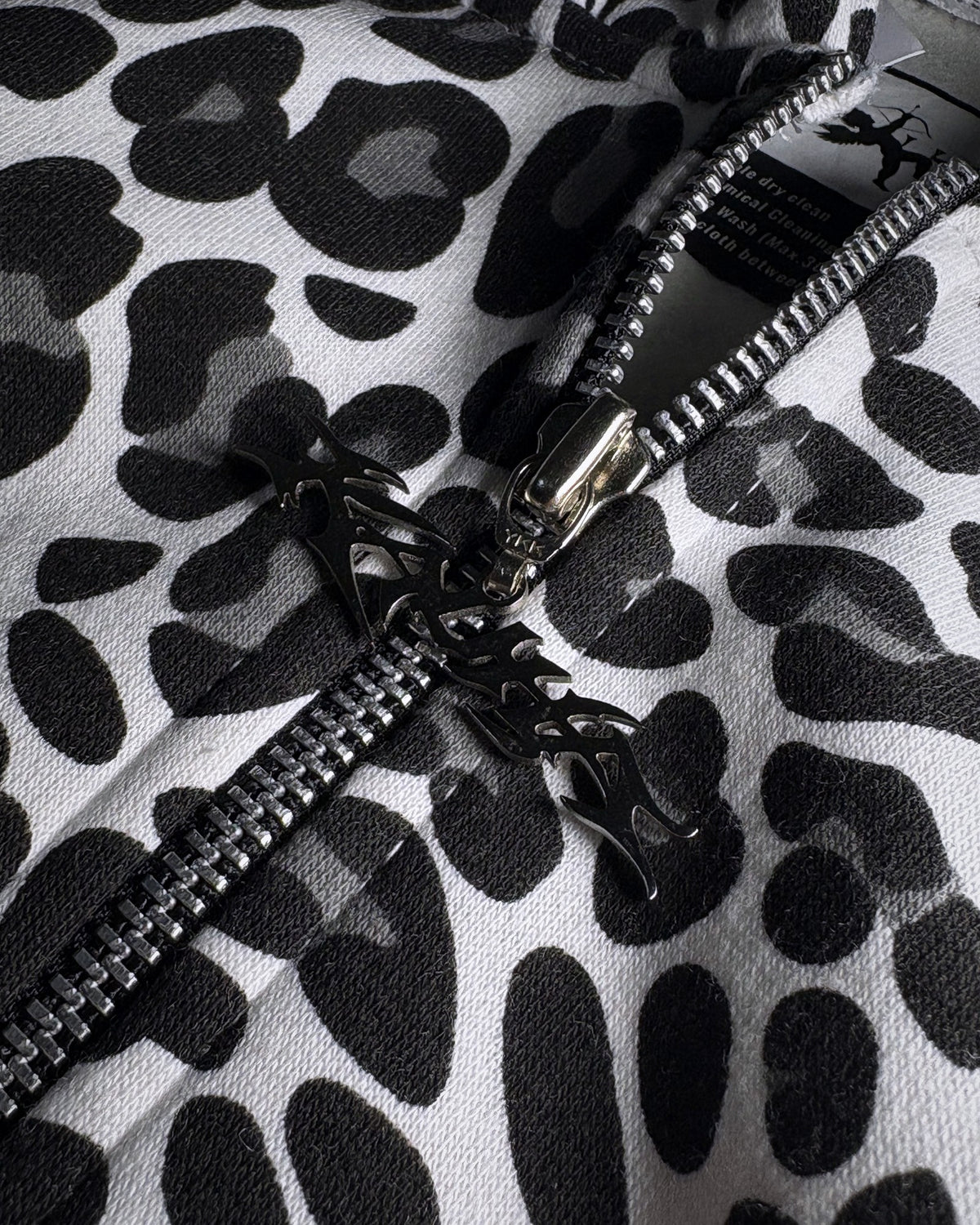 KAUHA Leopard Tracksuit – White